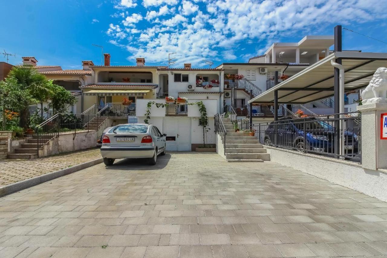 Apartments Radan Πόρετς Εξωτερικό φωτογραφία